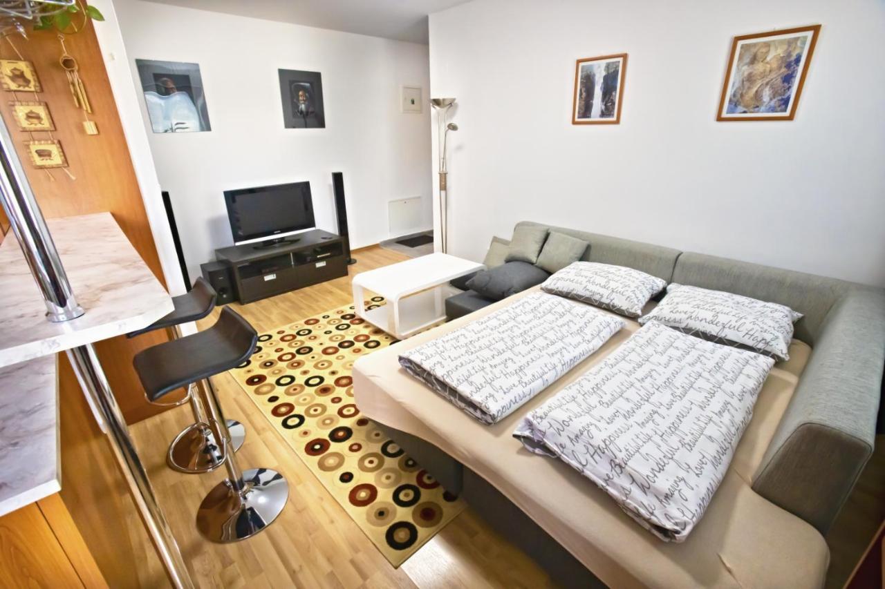 Apartman Hugo Velky Slavkov Exterior photo